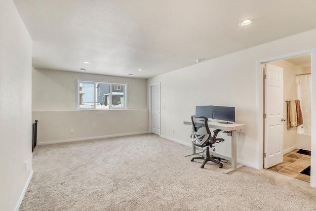 1154 60th Avenue W, West Fargo, ND 58078