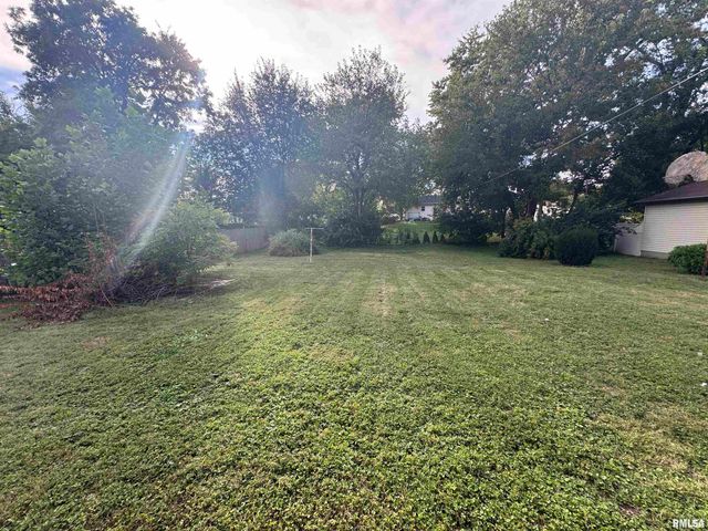 5027 N RENWOOD Street, Peoria, IL 61614
