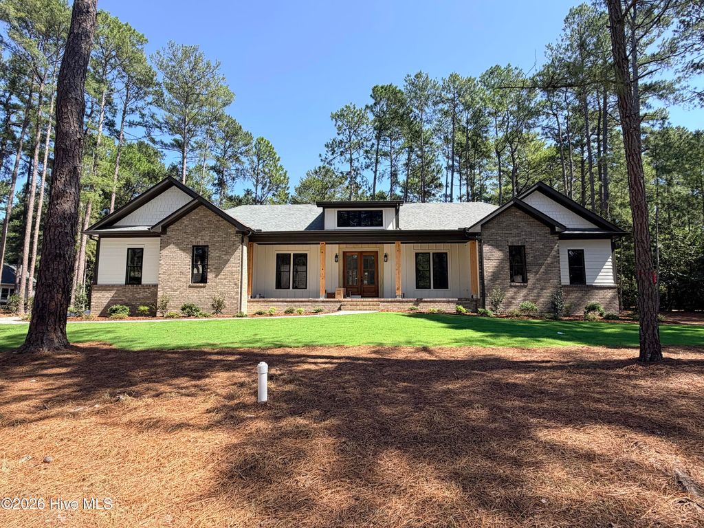 60 Devon Drive, Pinehurst, NC 28374