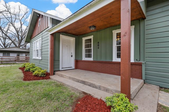 604 Country Club Road, Cleburne, TX 76033