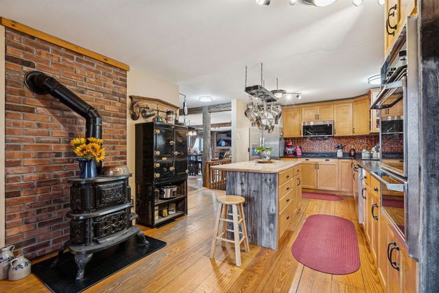 867 East Bethel Road, Randolph, VT 05061