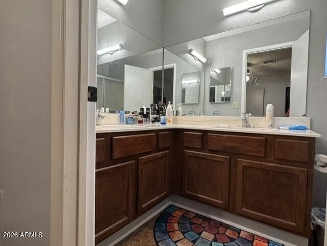 5925 W LOMA Lane, Glendale, AZ 85302