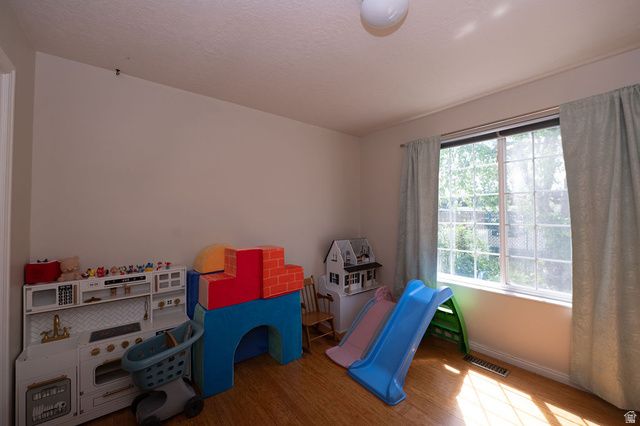 83 W 200 N, Centerville, UT 84014