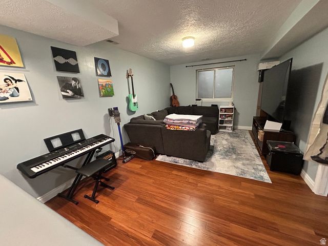 83 W 200 N, Centerville, UT 84014