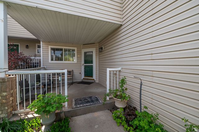 83 W 200 N, Centerville, UT 84014