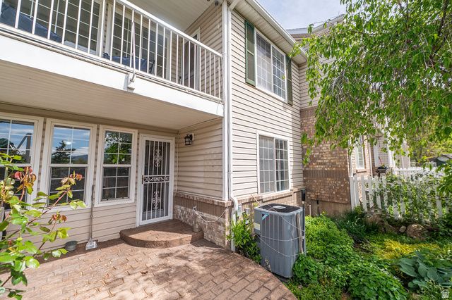 83 W 200 N, Centerville, UT 84014