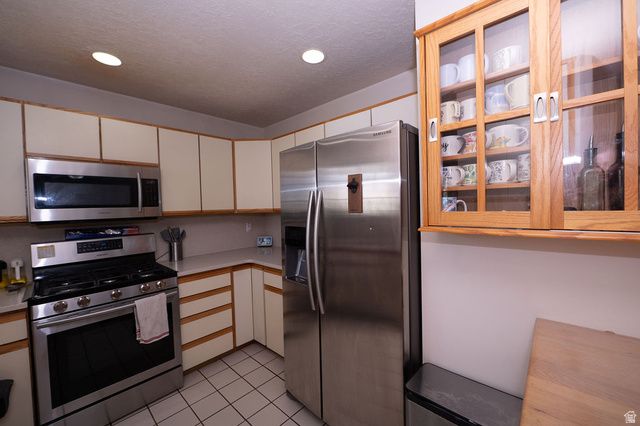 83 W 200 N, Centerville, UT 84014