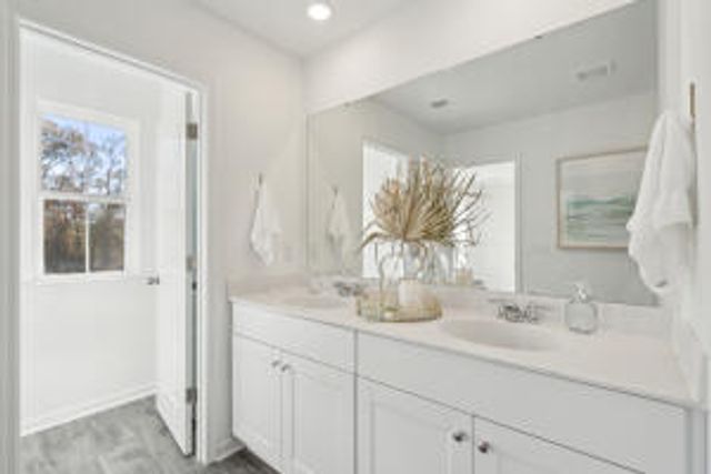 8010 Triggerfish Way, North Charleston, SC 29420