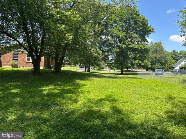 205 MARABOU DR, Newark, DE 19702