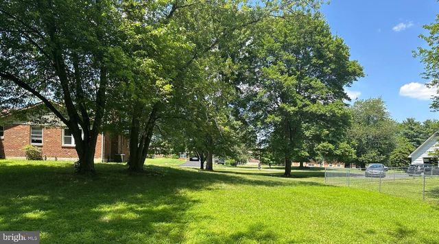 205 MARABOU DR, Newark, DE 19702