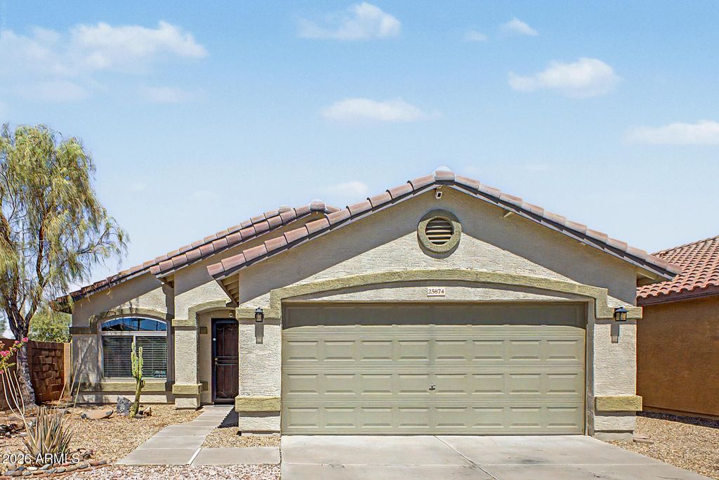 25874 W WHYMAN Street, Buckeye, AZ 85326 — photo 2