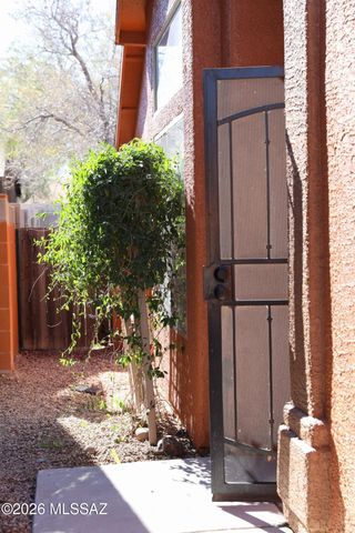 2044 E Calle Sierra Del Manantial, Tucson, AZ 85706