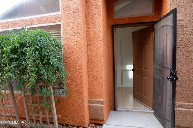 2044 E Calle Sierra Del Manantial, Tucson, AZ 85706