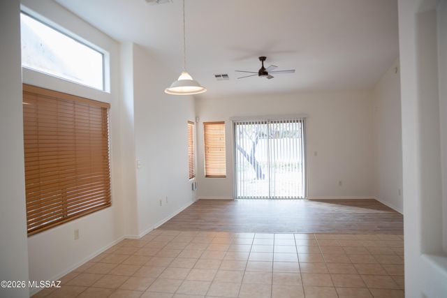 2044 E Calle Sierra Del Manantial, Tucson, AZ 85706