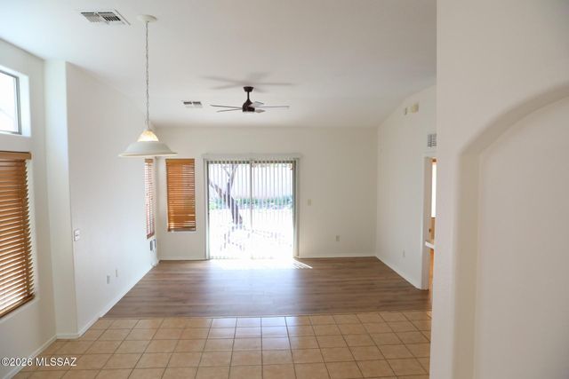 2044 E Calle Sierra Del Manantial, Tucson, AZ 85706