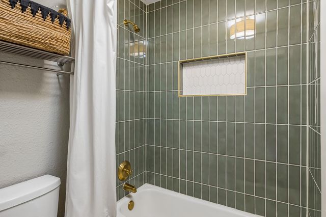 10504 Wagon Gap DR, Austin, TX 78750