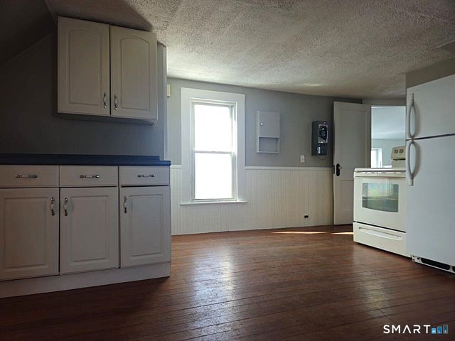 21 Sigourney Street 3, Bristol, CT 06010