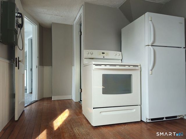 21 Sigourney Street 3, Bristol, CT 06010