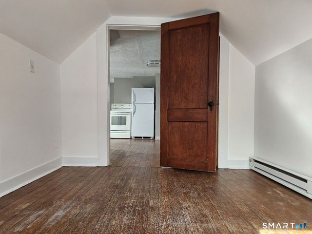 21 Sigourney Street 3, Bristol, CT 06010