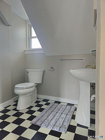 21 Sigourney Street 3, Bristol, CT 06010