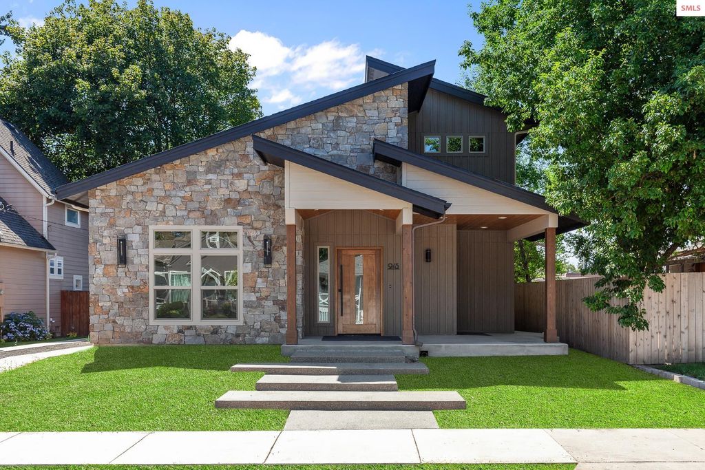 945 N 5th, Coeur d'Alene, ID 83814