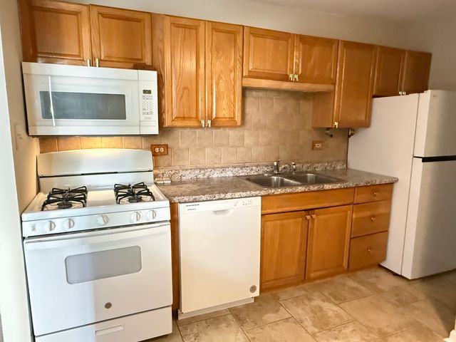 5330 Waterbury Drive 1602, Crestwood, IL 60418