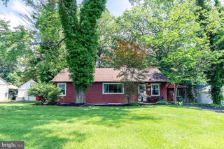 1042 THRUSH, Norristown, PA 19403