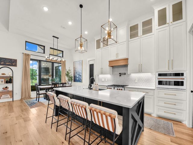 2000 Meadow Bend Court, Aledo, TX 76008