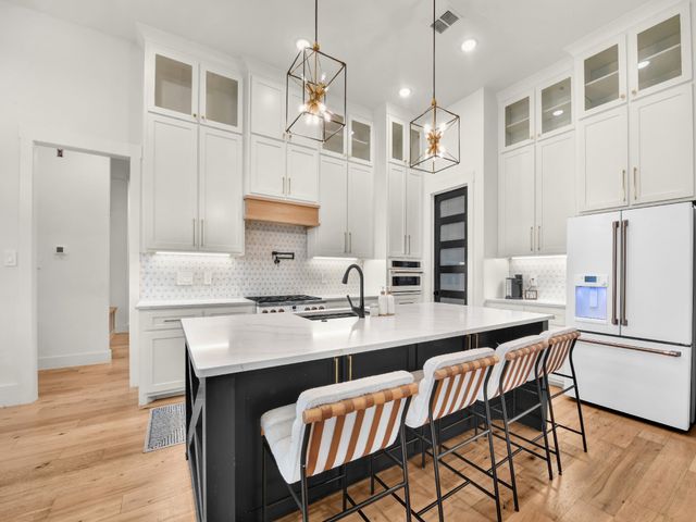 2000 Meadow Bend Court, Aledo, TX 76008