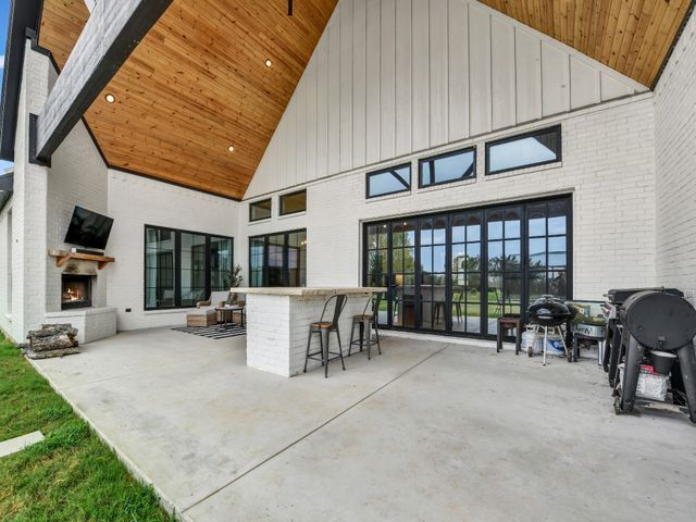 2000 Meadow Bend Court, Aledo, TX 76008