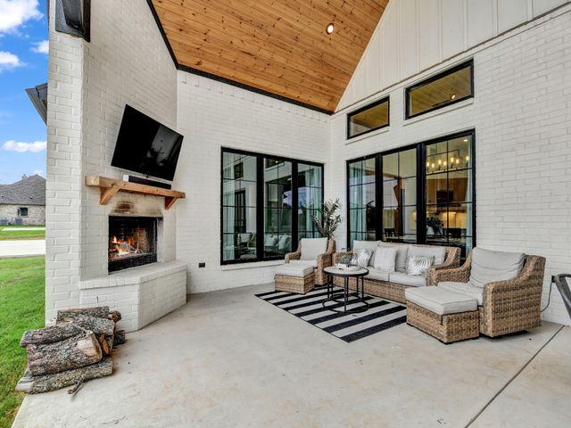 2000 Meadow Bend Court, Aledo, TX 76008