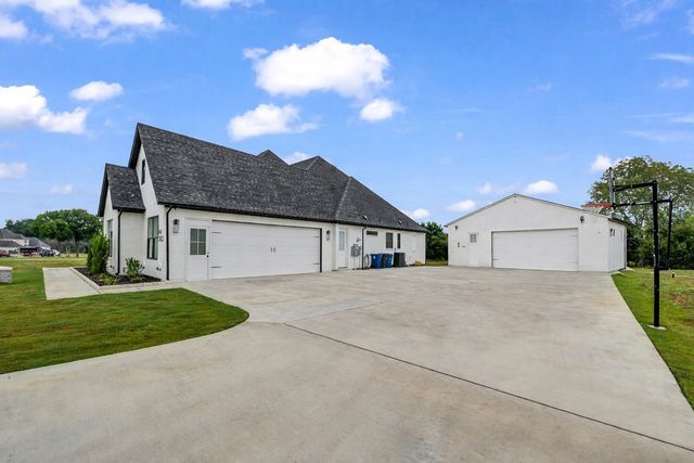 2000 Meadow Bend Court, Aledo, TX 76008