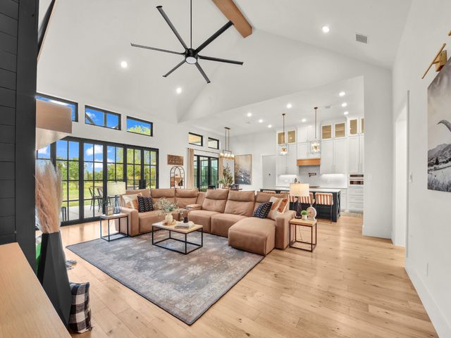 2000 Meadow Bend Court, Aledo, TX 76008