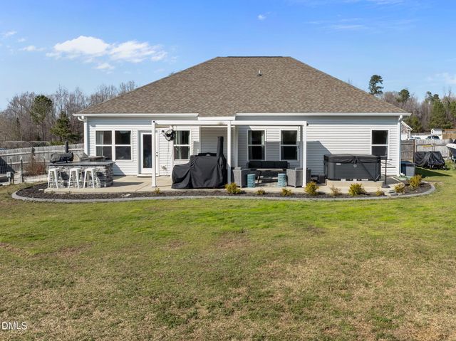 343 Highland Rhodes Drive, Clayton, NC 27520