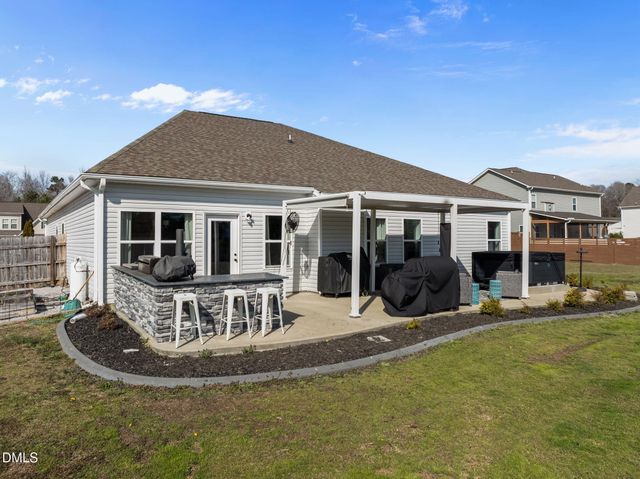 343 Highland Rhodes Drive, Clayton, NC 27520