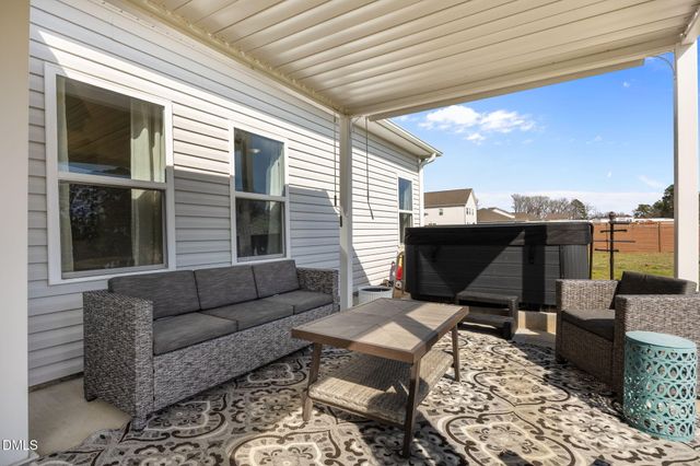 343 Highland Rhodes Drive, Clayton, NC 27520