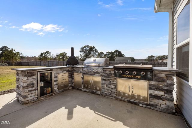 343 Highland Rhodes Drive, Clayton, NC 27520