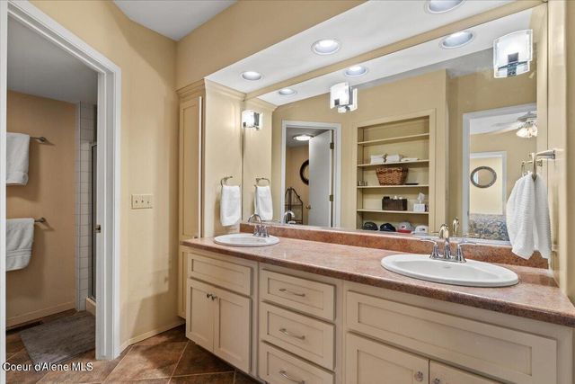 3570 E Tobler RD, UNIT B8, Hayden, ID 83835