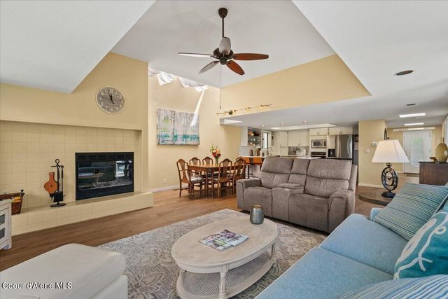 3570 E Tobler RD, UNIT B8, Hayden, ID 83835