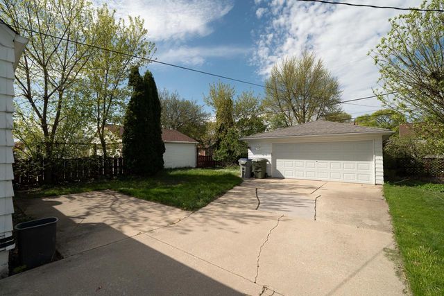 1302 Tripoli AVENUE, Milwaukee, WI 53207