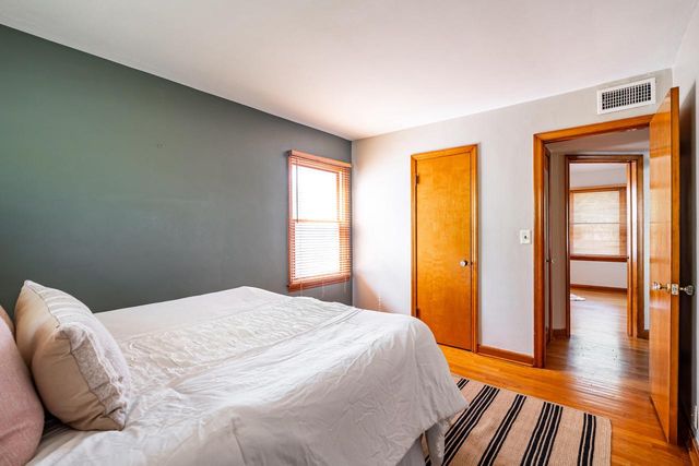 1302 Tripoli AVENUE, Milwaukee, WI 53207