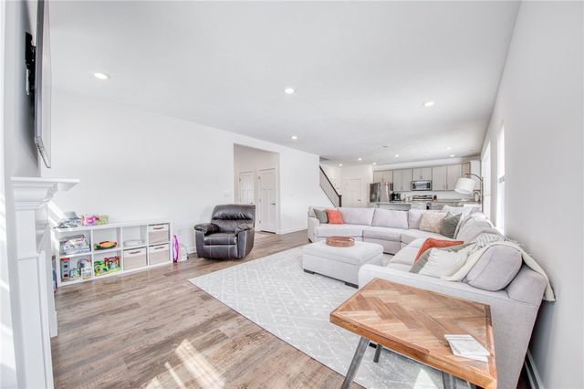 330 William Dr, Plum Boro, PA 15239