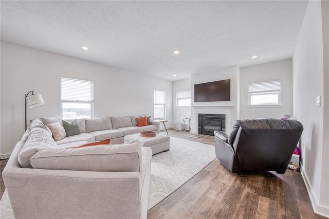 330 William Dr, Plum Boro, PA 15239