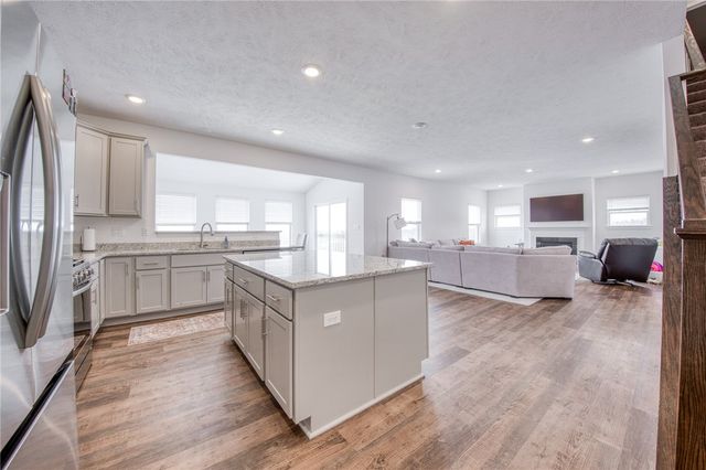 330 William Dr, Plum Boro, PA 15239