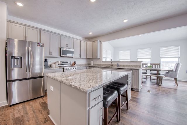 330 William Dr, Plum Boro, PA 15239