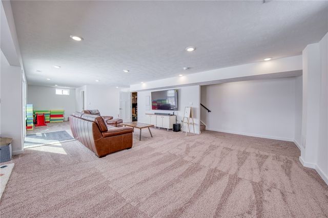 330 William Dr, Plum Boro, PA 15239