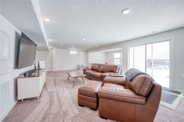 330 William Dr, Plum Boro, PA 15239