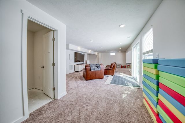 330 William Dr, Plum Boro, PA 15239