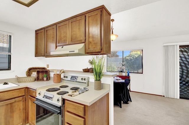 2204 Camborne Dr, Modesto, CA 95356
