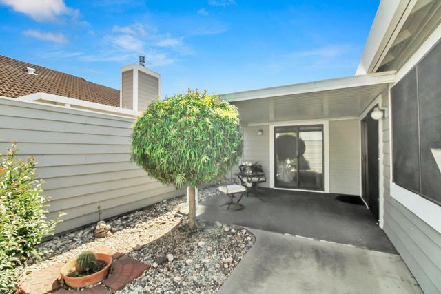 2204 Camborne Dr, Modesto, CA 95356